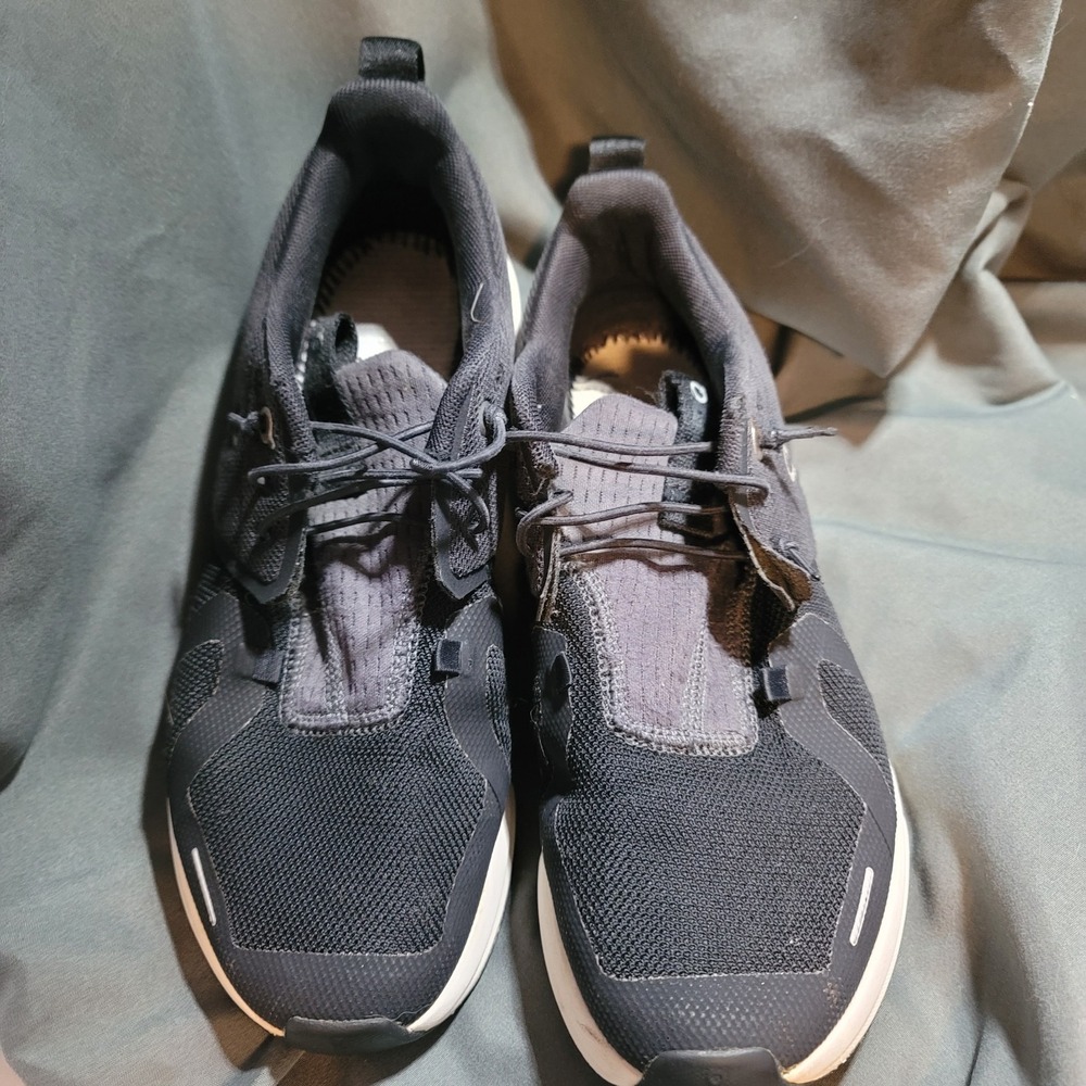 On Cloud Kids Athletic Running Shoes Youth Size 5.5Y Black